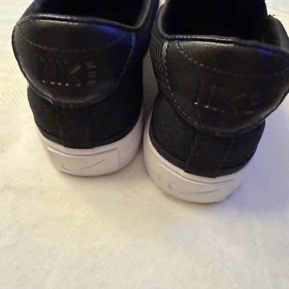 Nike Women’s Black and White Slip-On Loafers - Picture 3 of 5